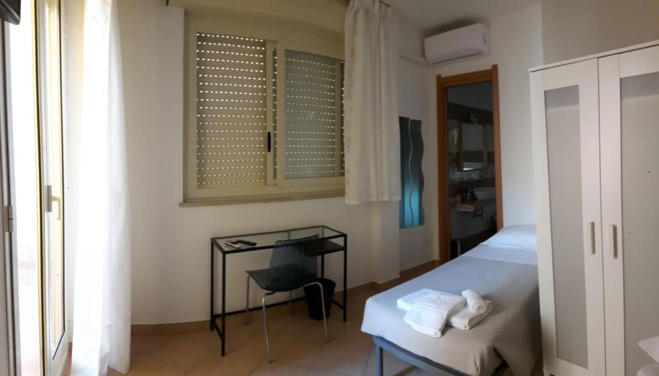 Bed&Bed Tommaso Fazzello Only Rooms Taormina Szoba fotó